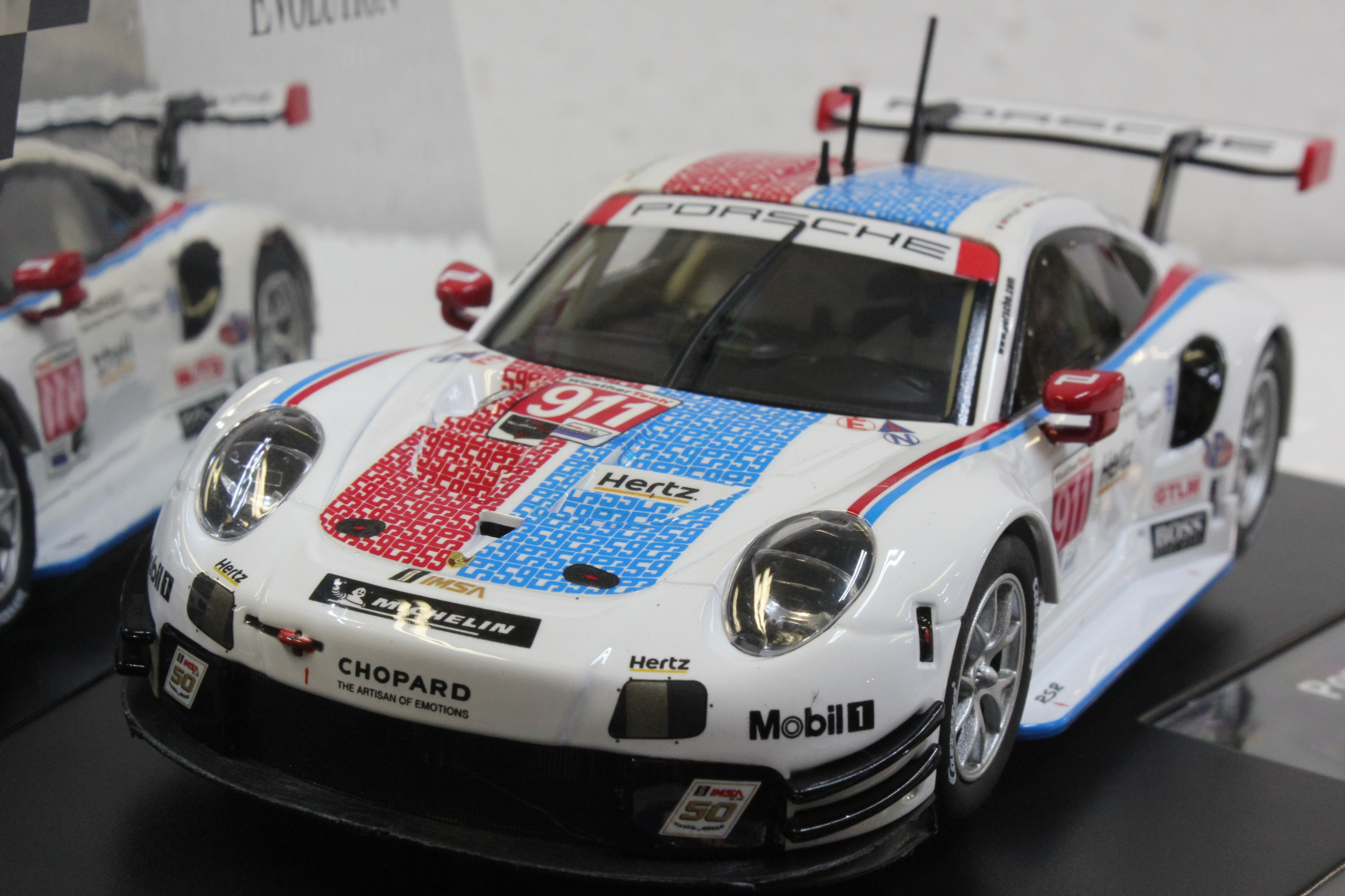 27621 Carrera Evolution Porsche 911 RSR Porsche GT Team, #911 1:32