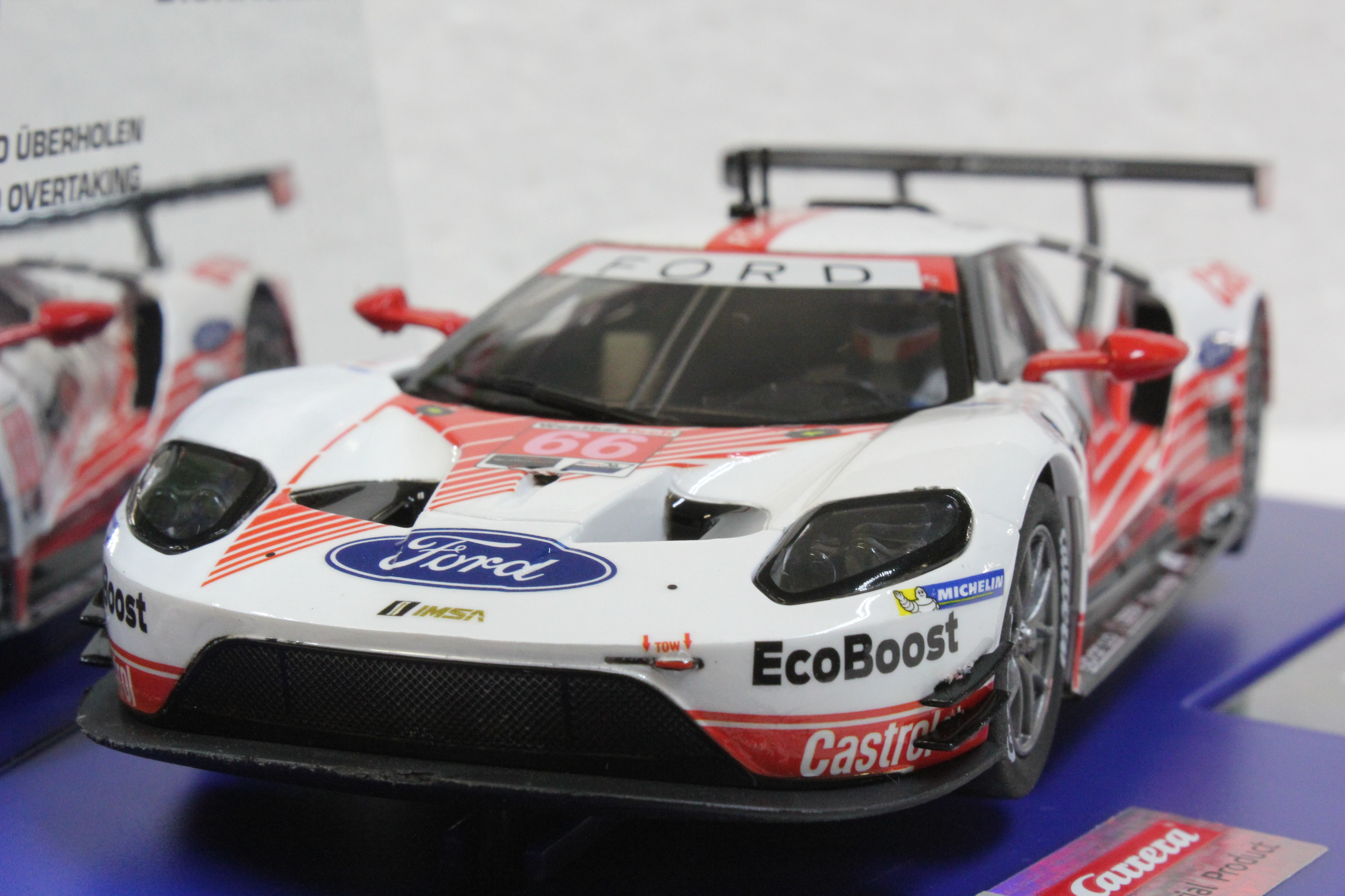 ミニカー Carrera Digital 132 GT Race Battle Amazon.com: Carrera Digital Electric Slot Car Racing Track
