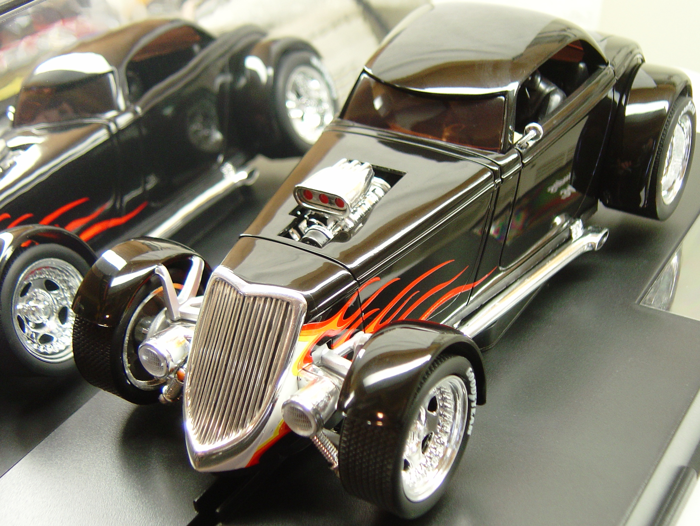 20221 Carrera Exclusiv Analog '34 Hot Rod Supercharged 1:24 Slot Car -  Great Traditions