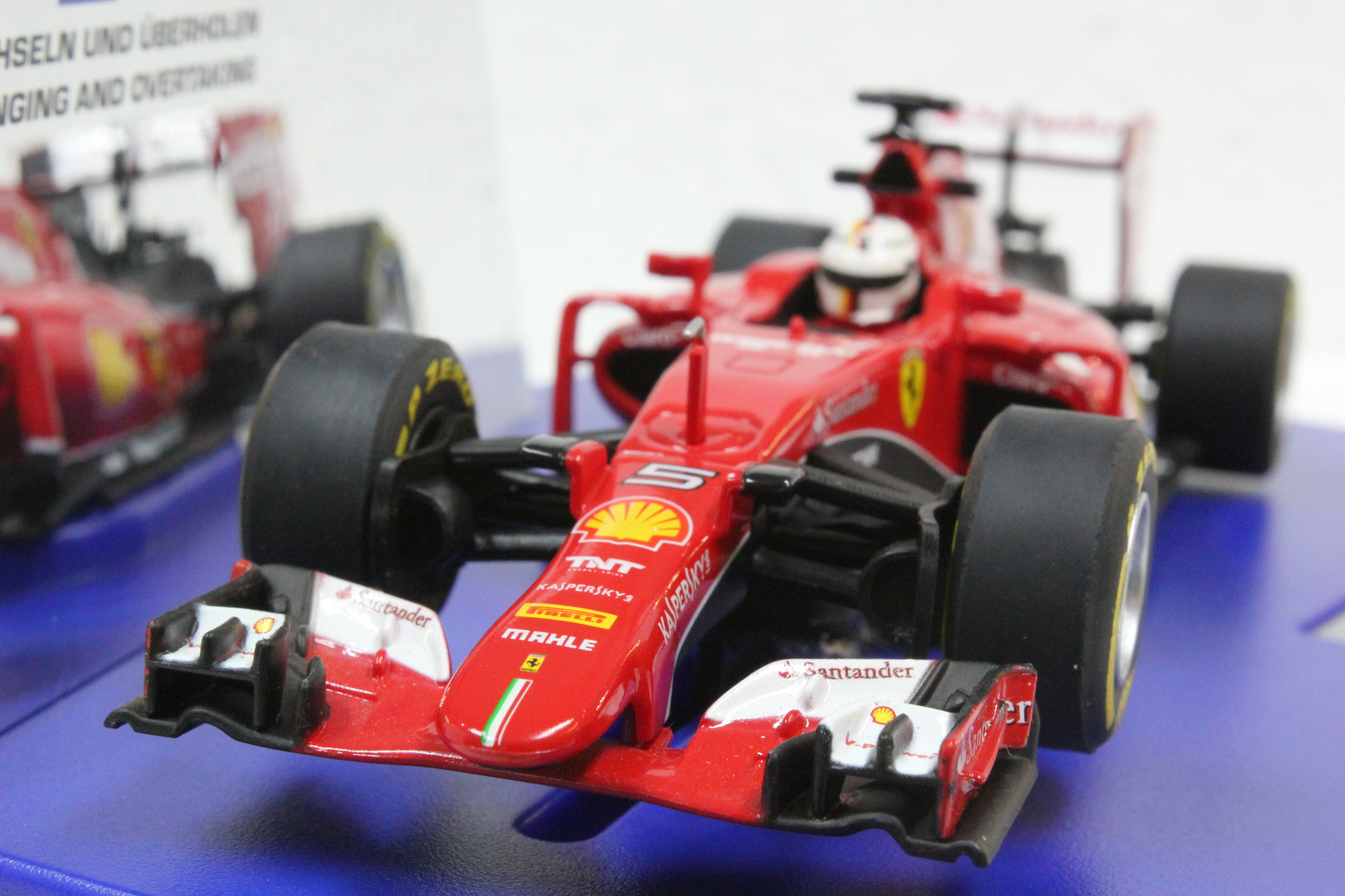 30763 Carrera Digital 132 Ferrari SF 15-T S. Vettel, #5 1:32 Slot