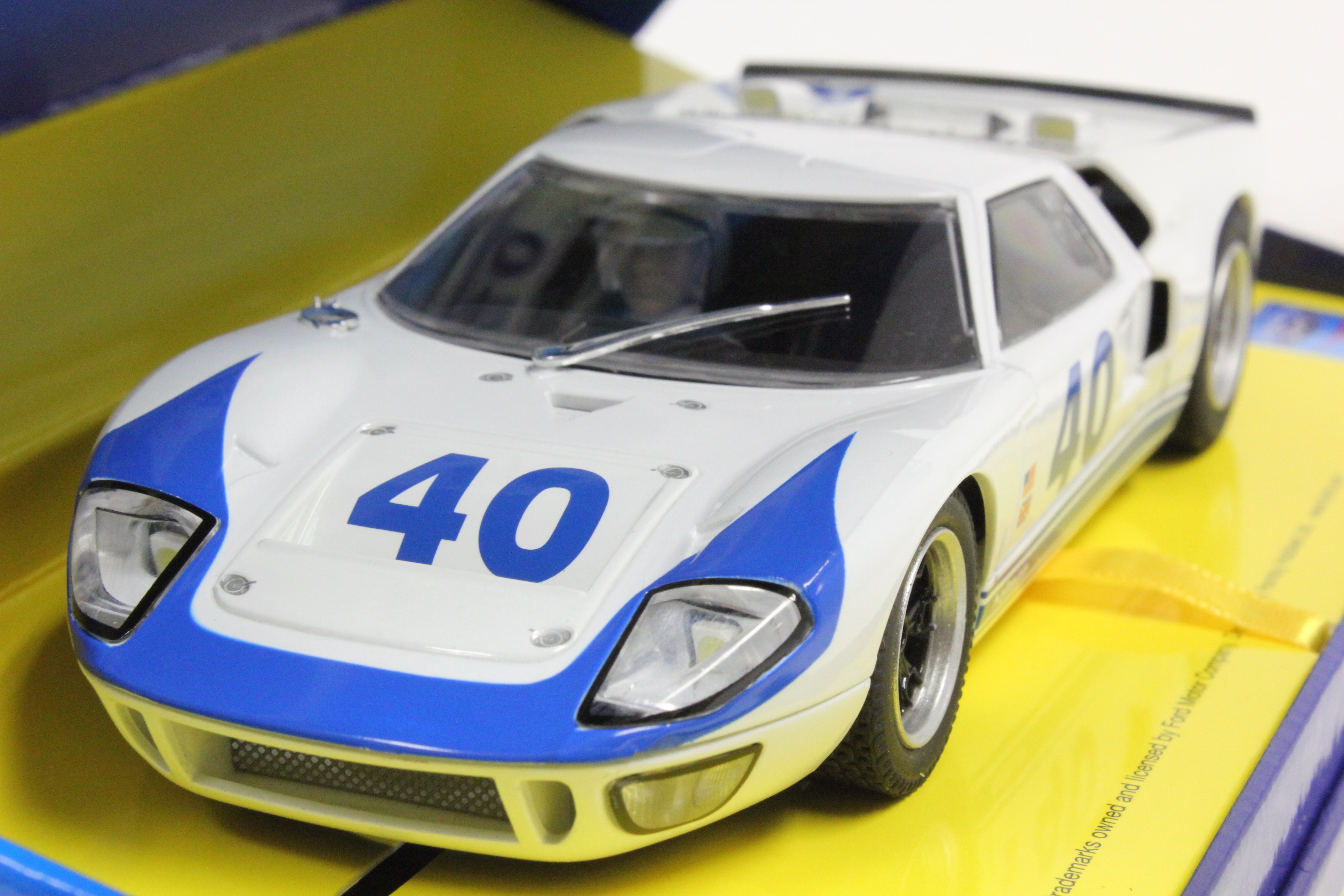 C2943A Scalextric Ford GT40 White, #40 1:32 Slot Car - Great
