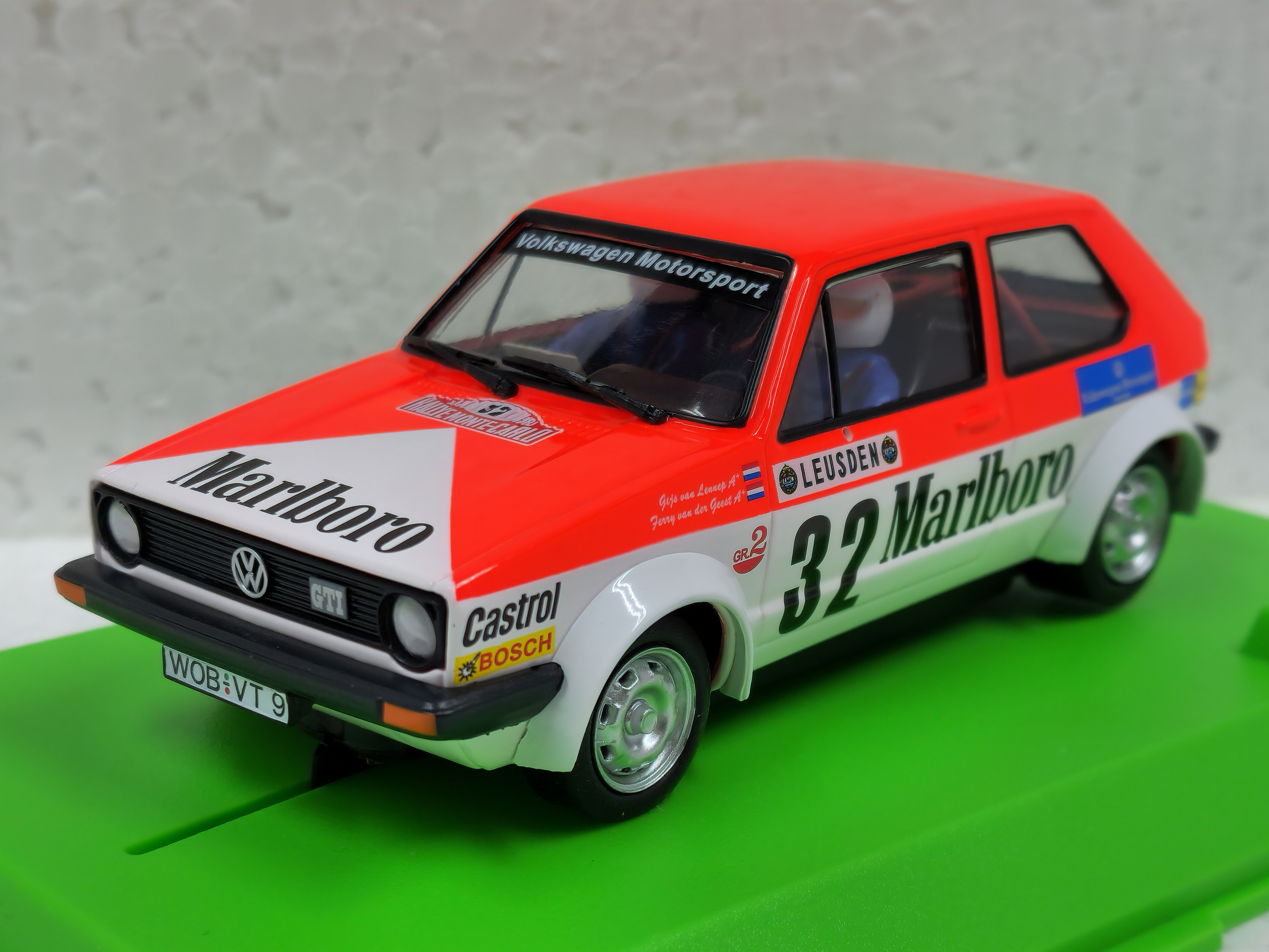 51902 Avant Slot VW Golf Mk1 Marlboro, #32 1:32 Slot Car - Great