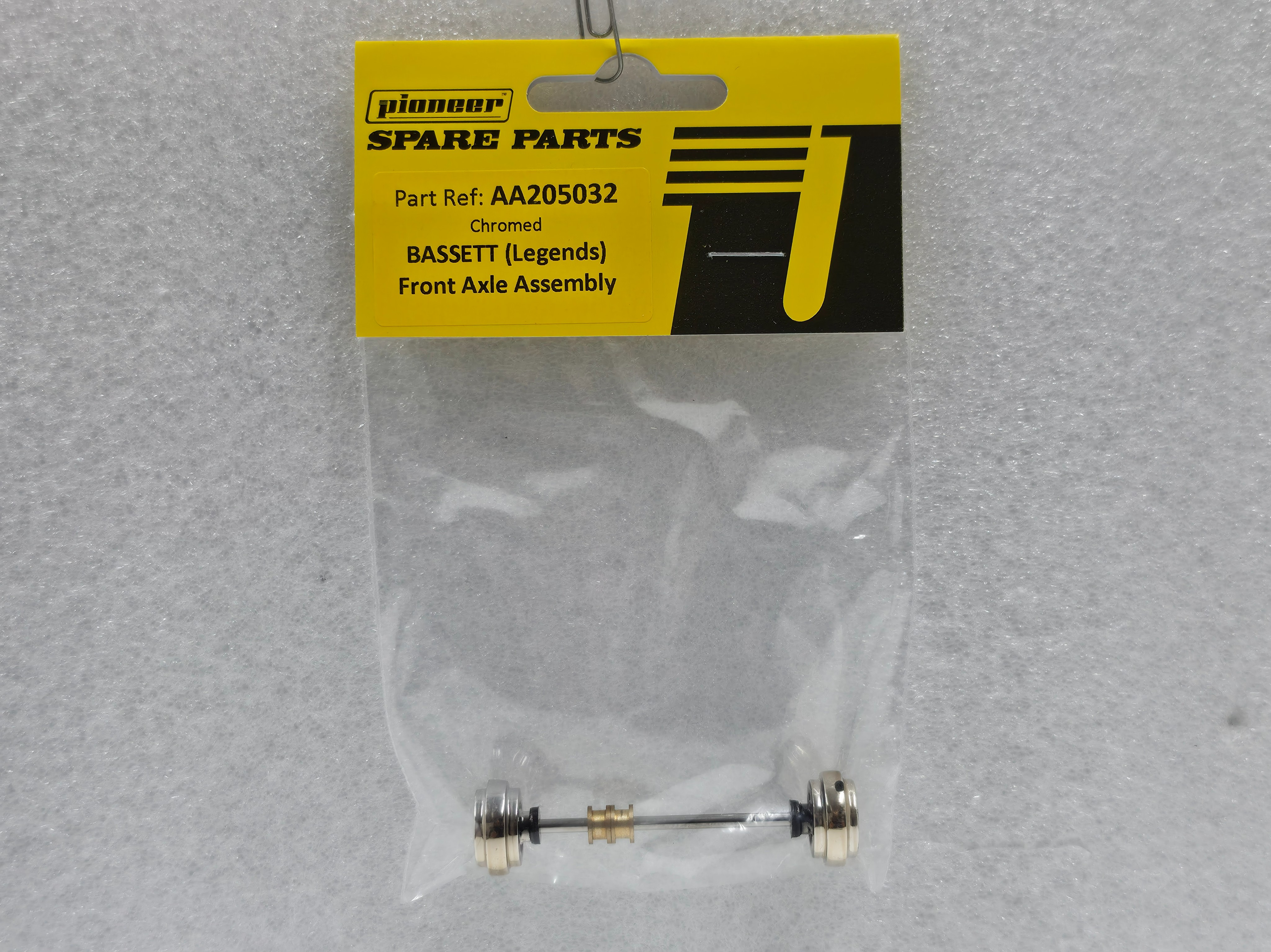 AA205032 Pioneer Legends Front Axle Assembly Chrome Bassett 1:32