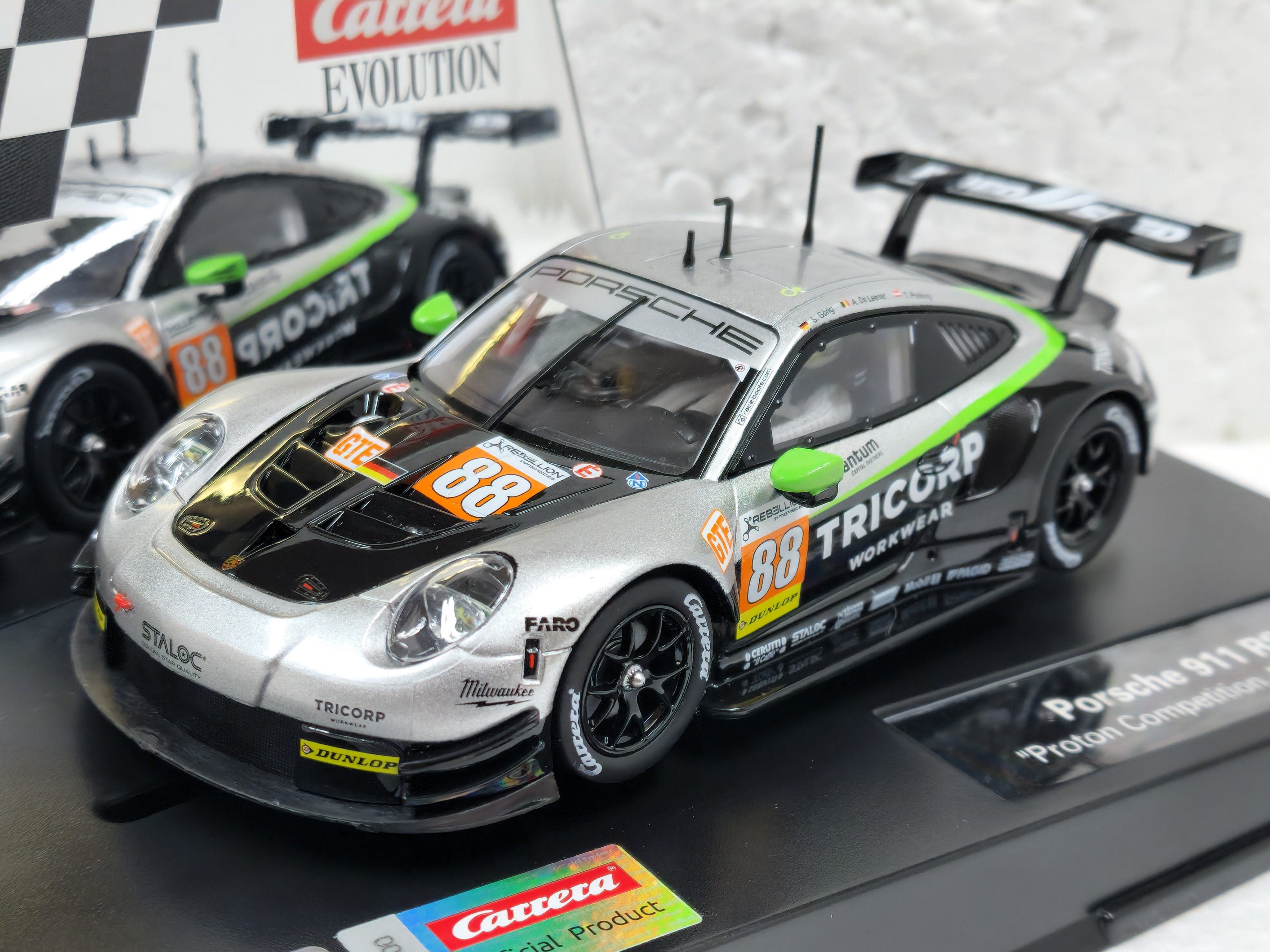 【SPARK】Porsche911 RSR Proton Competition Spark 1/43 Porsche 911 RSR - 19 No.16 PROTON COMPETITION Le