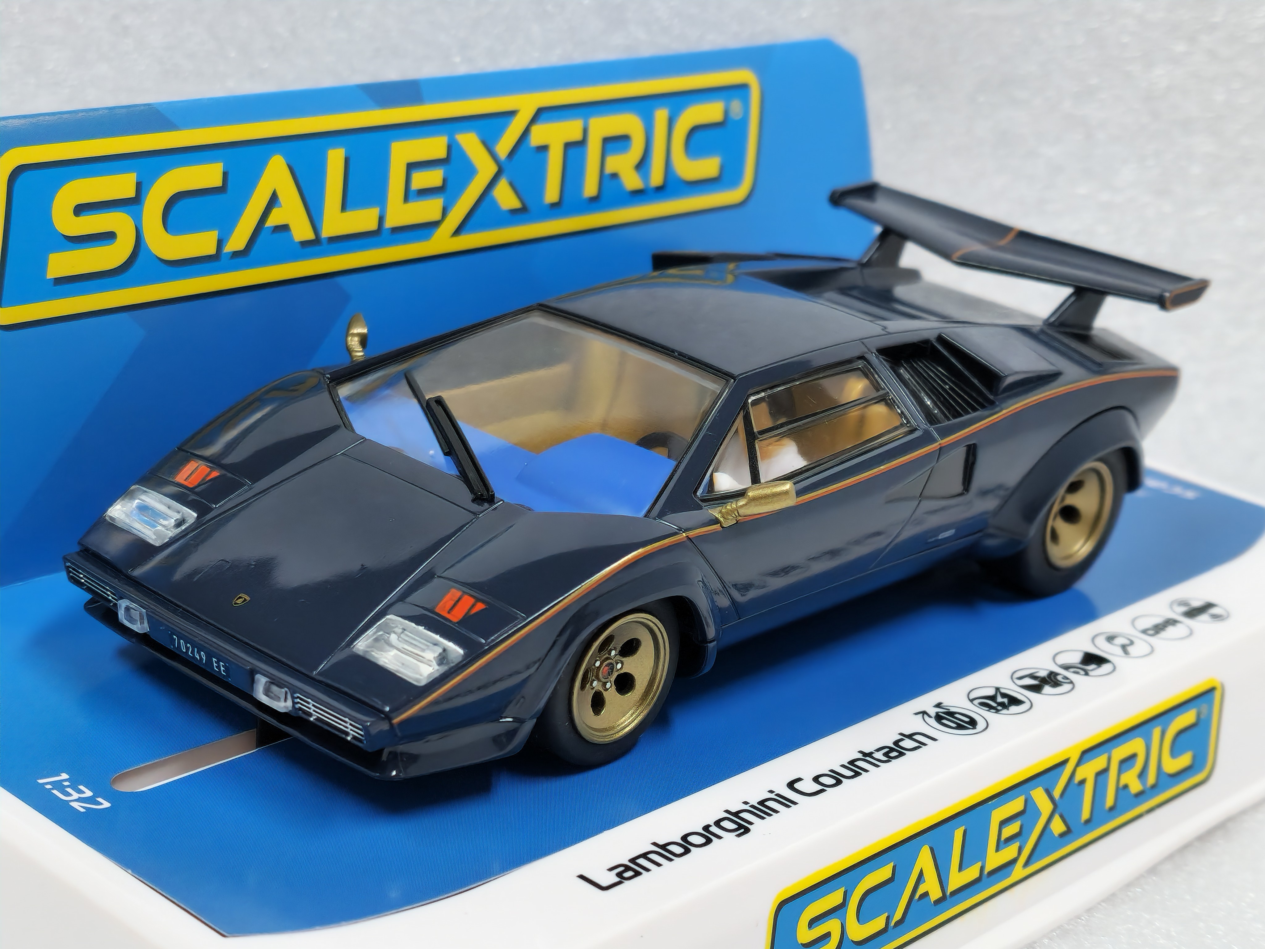 C4411 Scalextric Lamborghini Countach - Blue and Gold 1:32 Slot
