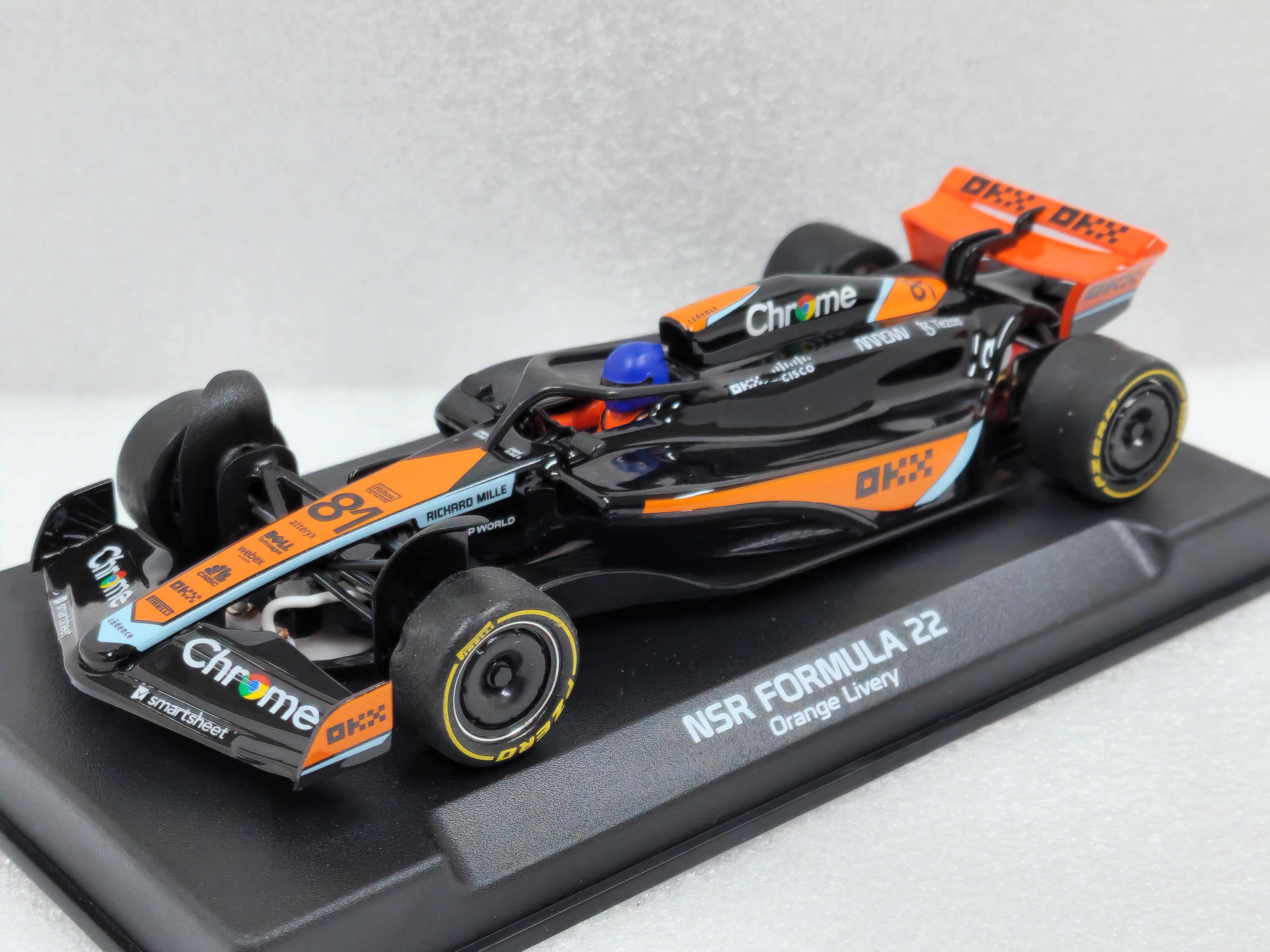 ★激レア★ M42 VICTOR ENGLAND EF2 F1.6 ぐるぐるボケ 0363IL NSR Formula 22 Orange Gulf UK Oscar Piastri, #81 1:32 Slot