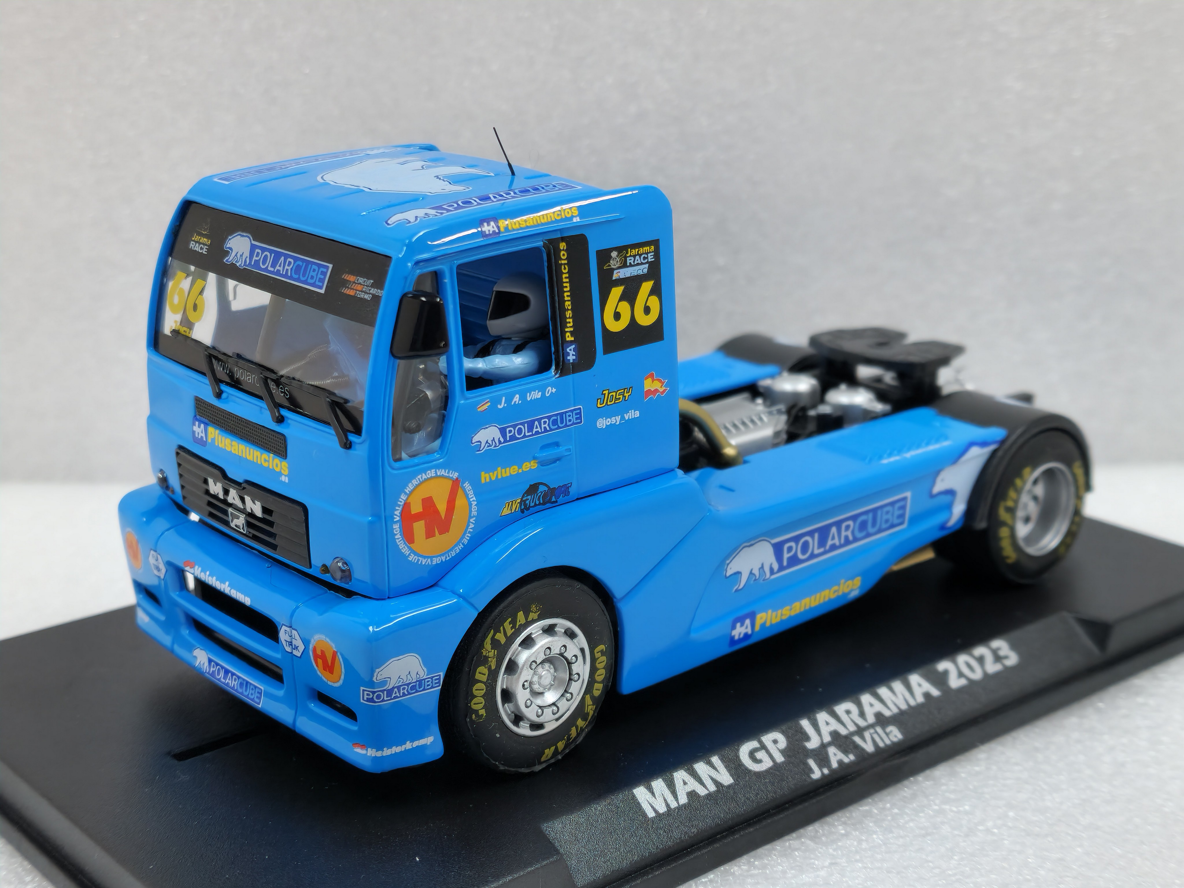 FLYTRUCK62__25449.1723507122.