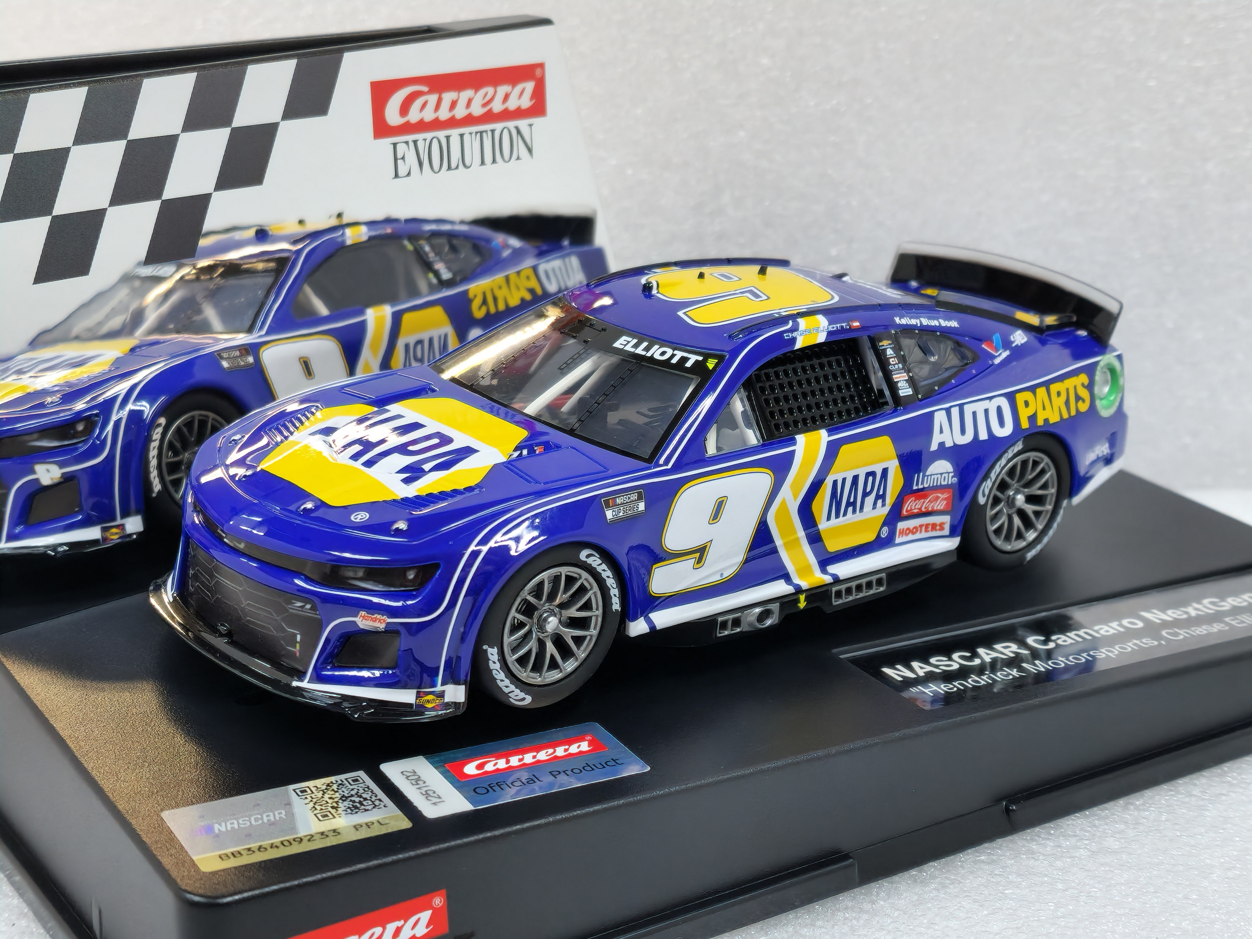 Carrera Evolutionファースト&フリュリアス スロットカーセット Carrera Evolution Flames and Fame Slot Car Track Racing Set