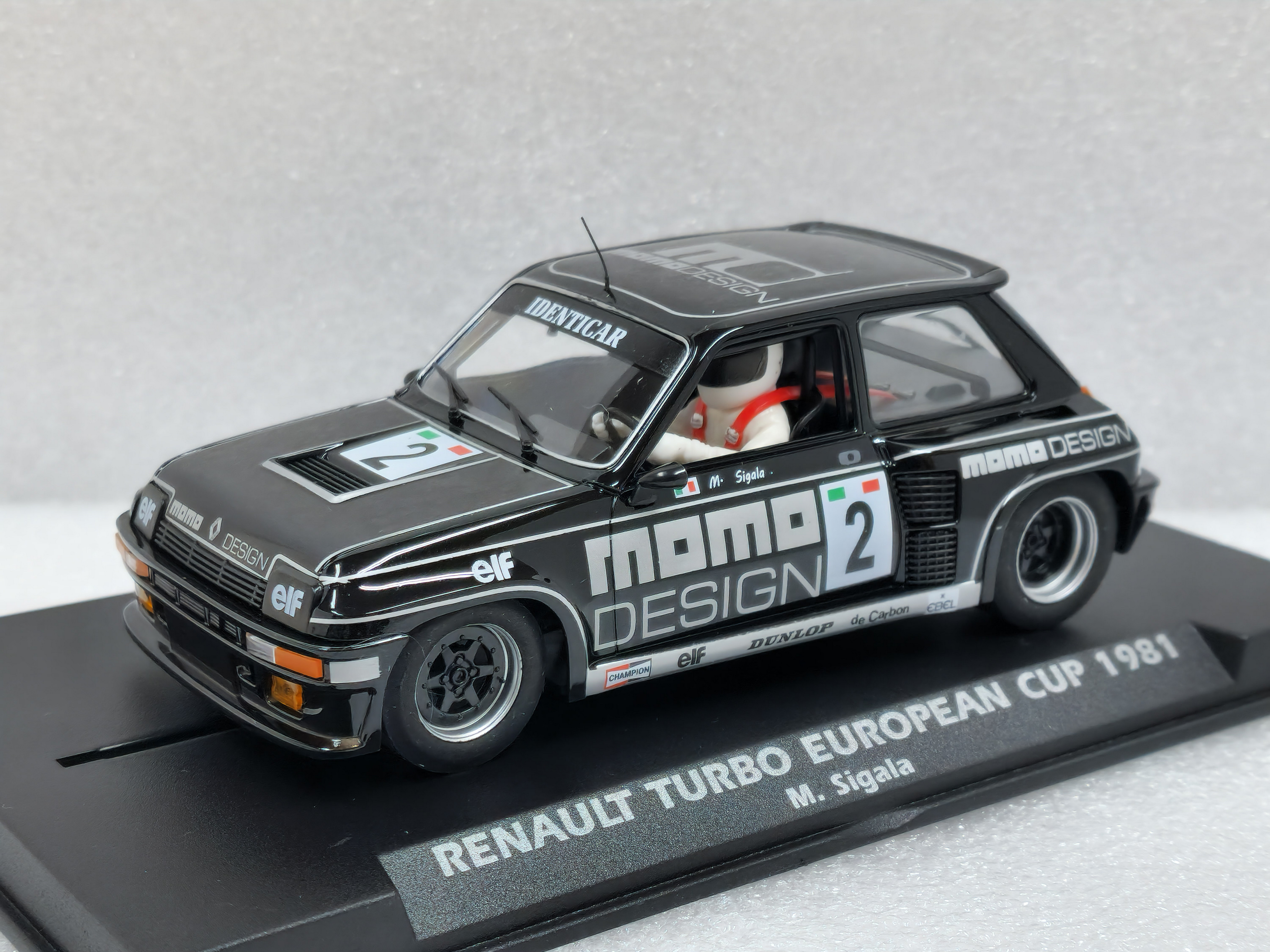 A2069 Fly Renault 5 Turbo MOMO European Cup 1981, #2 1:32 Slot Car