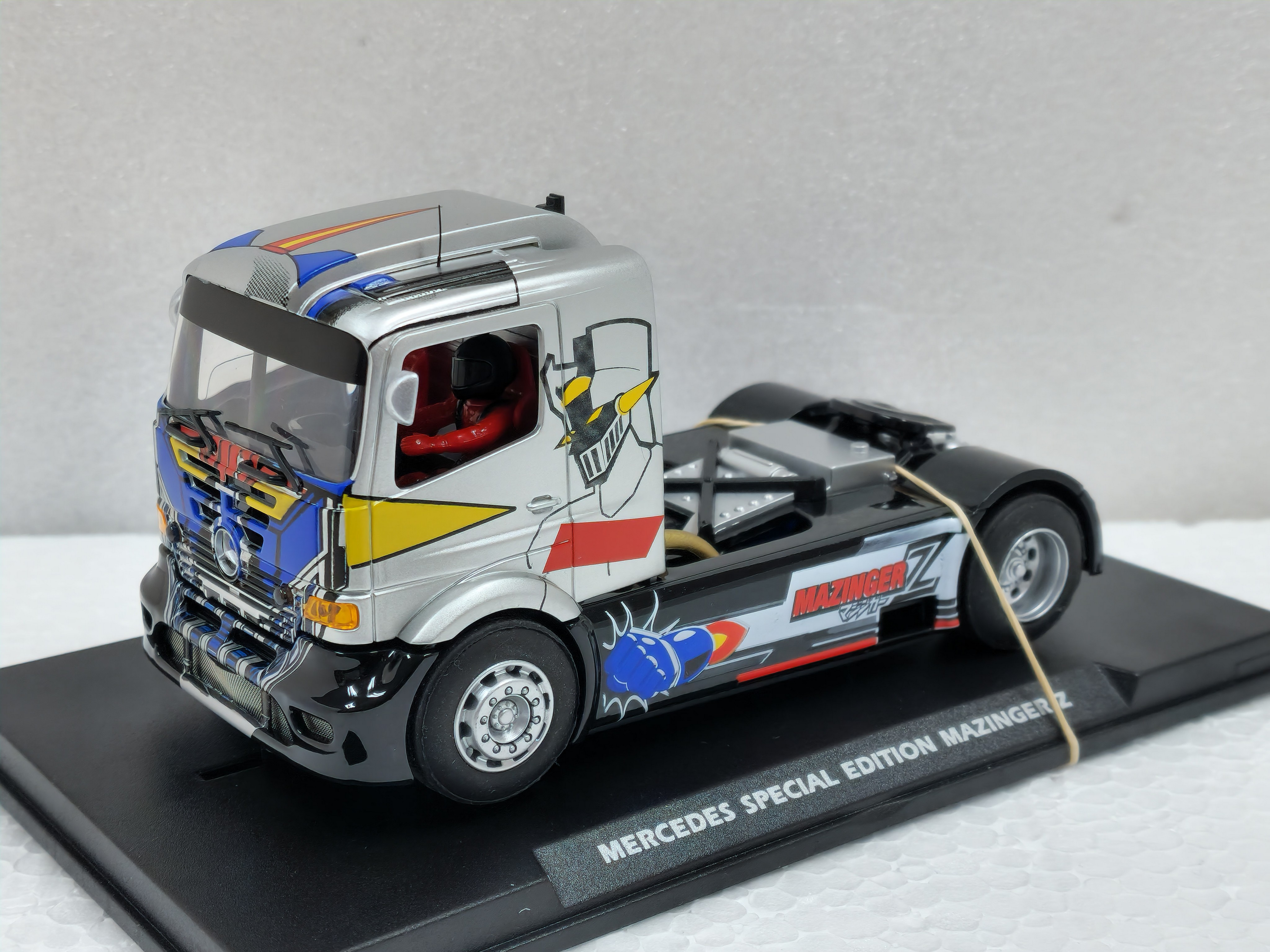ETRUCK67 Fly Mercedes Race Truck Special Edition Mazinger Z 1:32