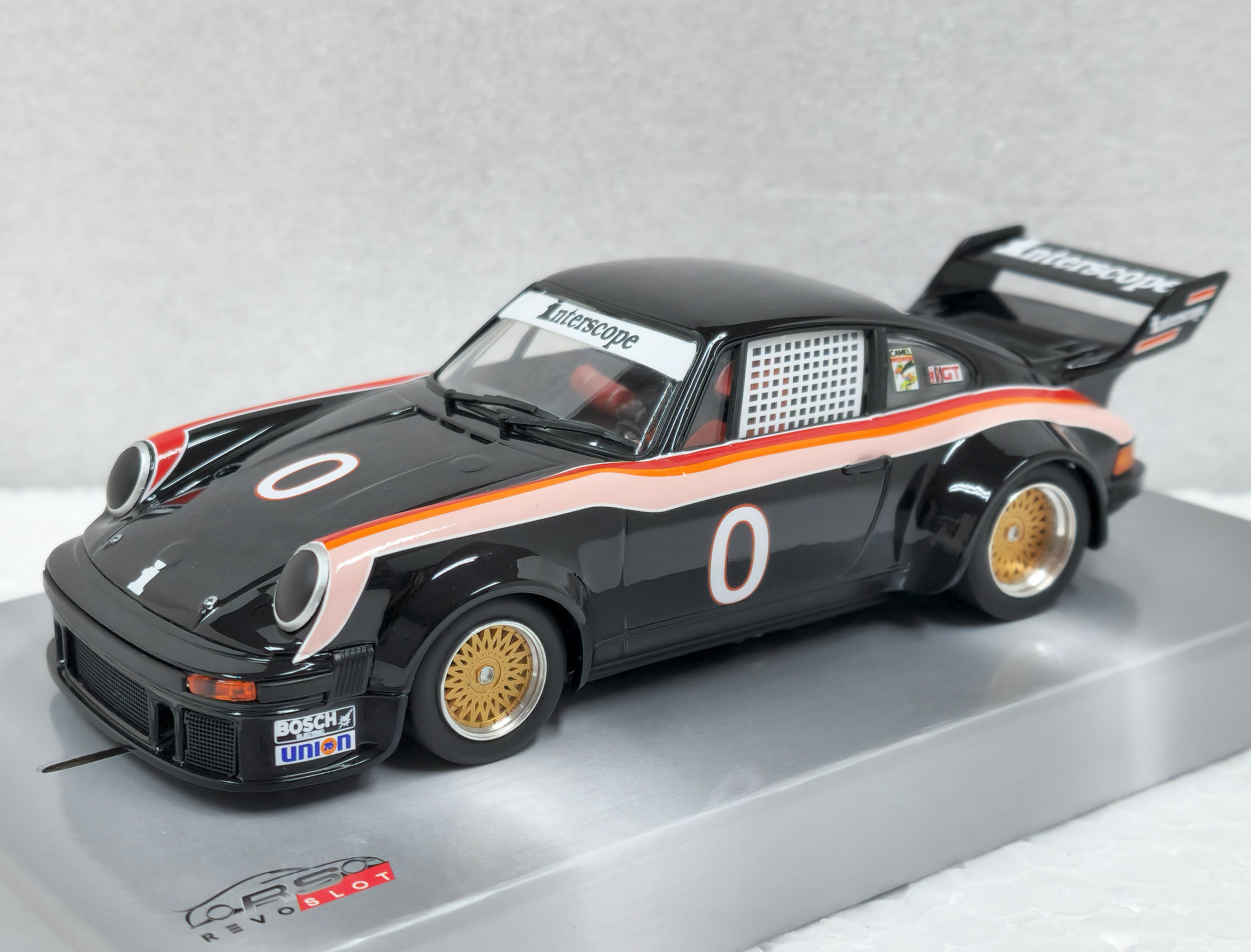 ミニカー　1/18 ポルシェ 934/5 1977 IMSAラグナセカ 100マイル 優勝車 インタースコープ レーシング #0 [TS0301] ポルシェ 934/5 ＃0 1977 IMSAラグナセカ 100マイル ウィナー