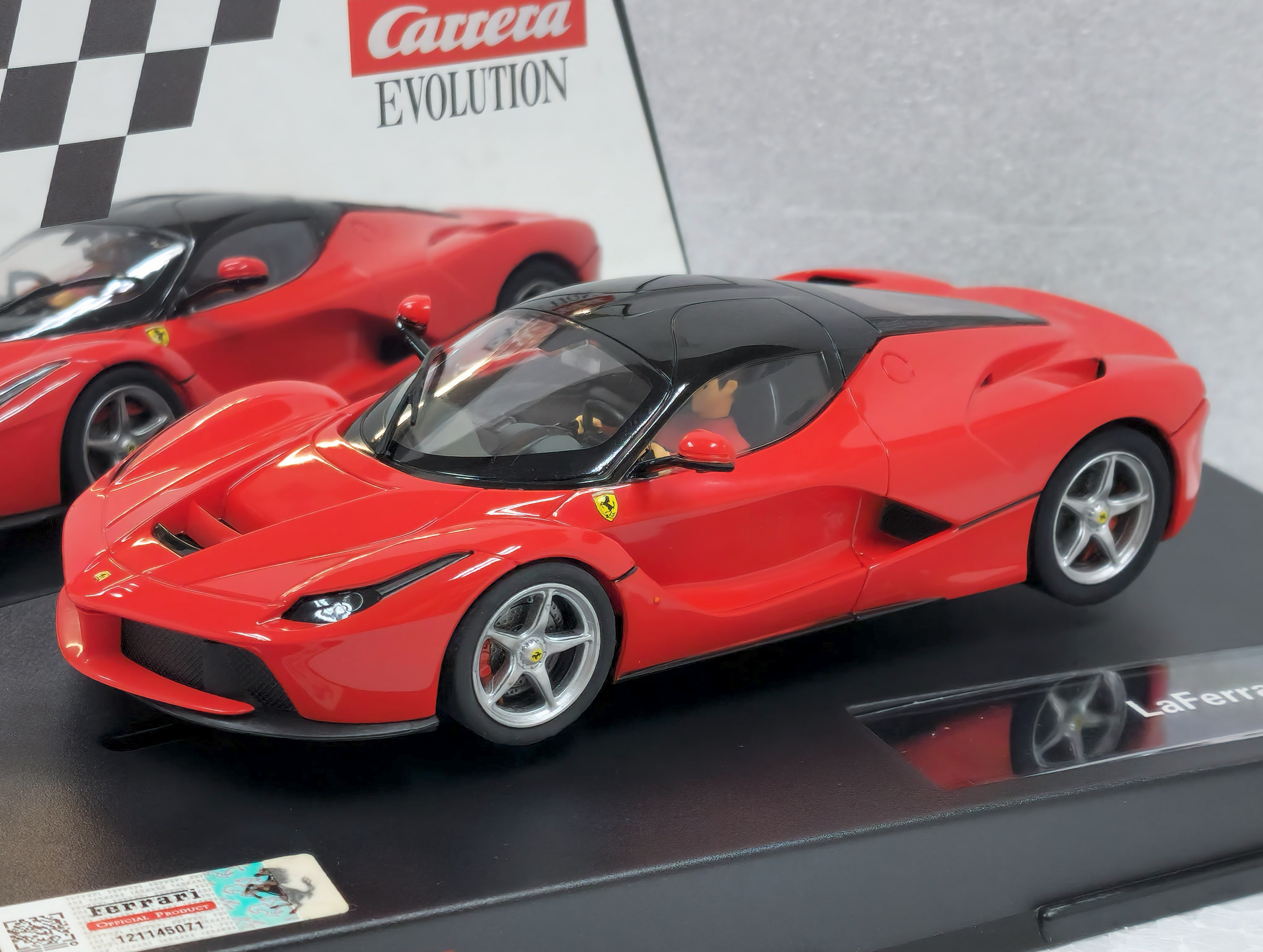 Carrera デジタル　ラ・フェラーリ LaFerrariスロットカー中古品 27446 Carrera Evolution LaFerrari Red 1:32 Slot Car - Great Traditions