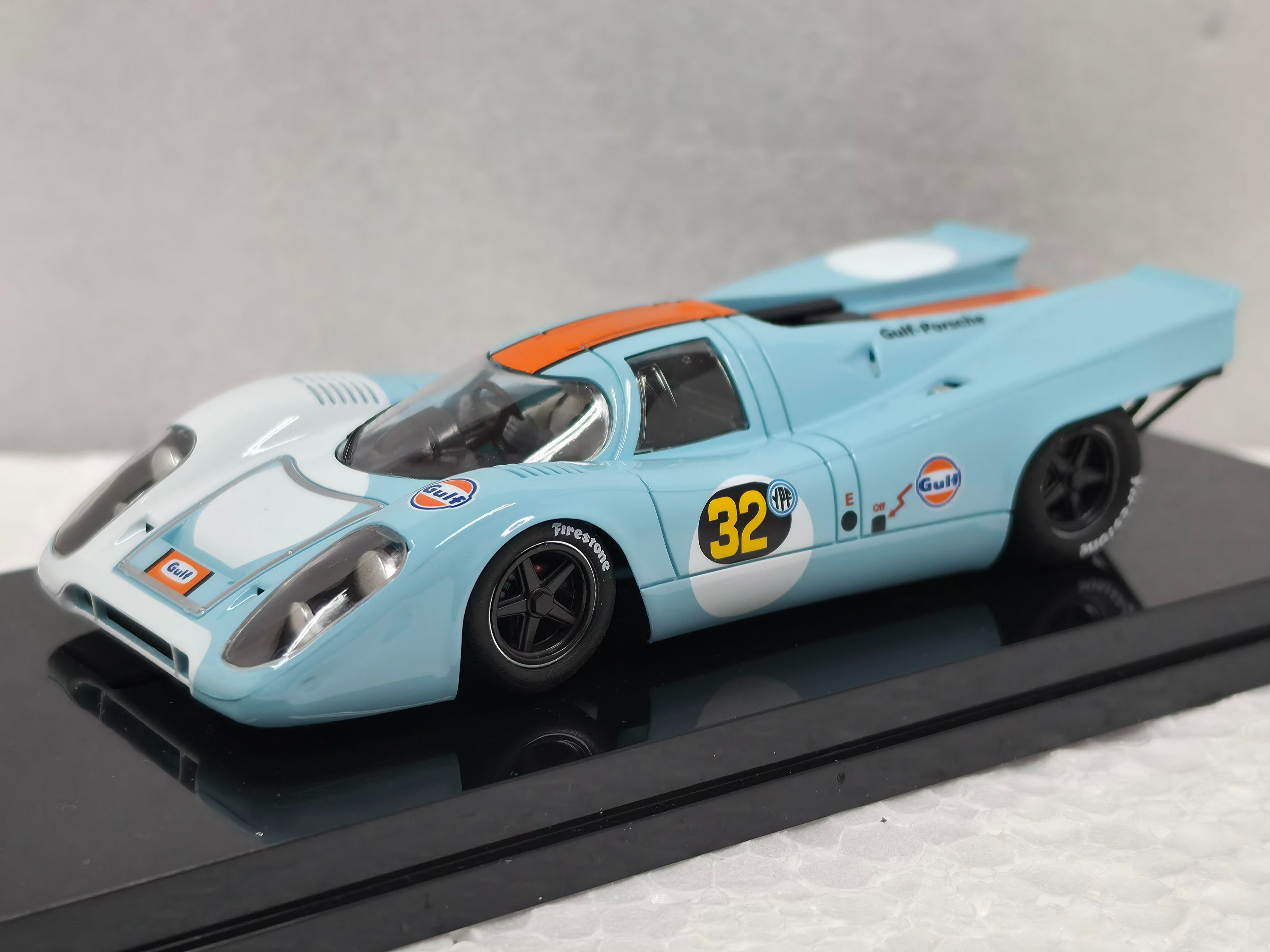 NSR Porsche 917 Gulf スロットカー 2台セット 0631SW NSR Porsche 917k 1000km Buenos Aires 1971 Gulf, #32 1:32