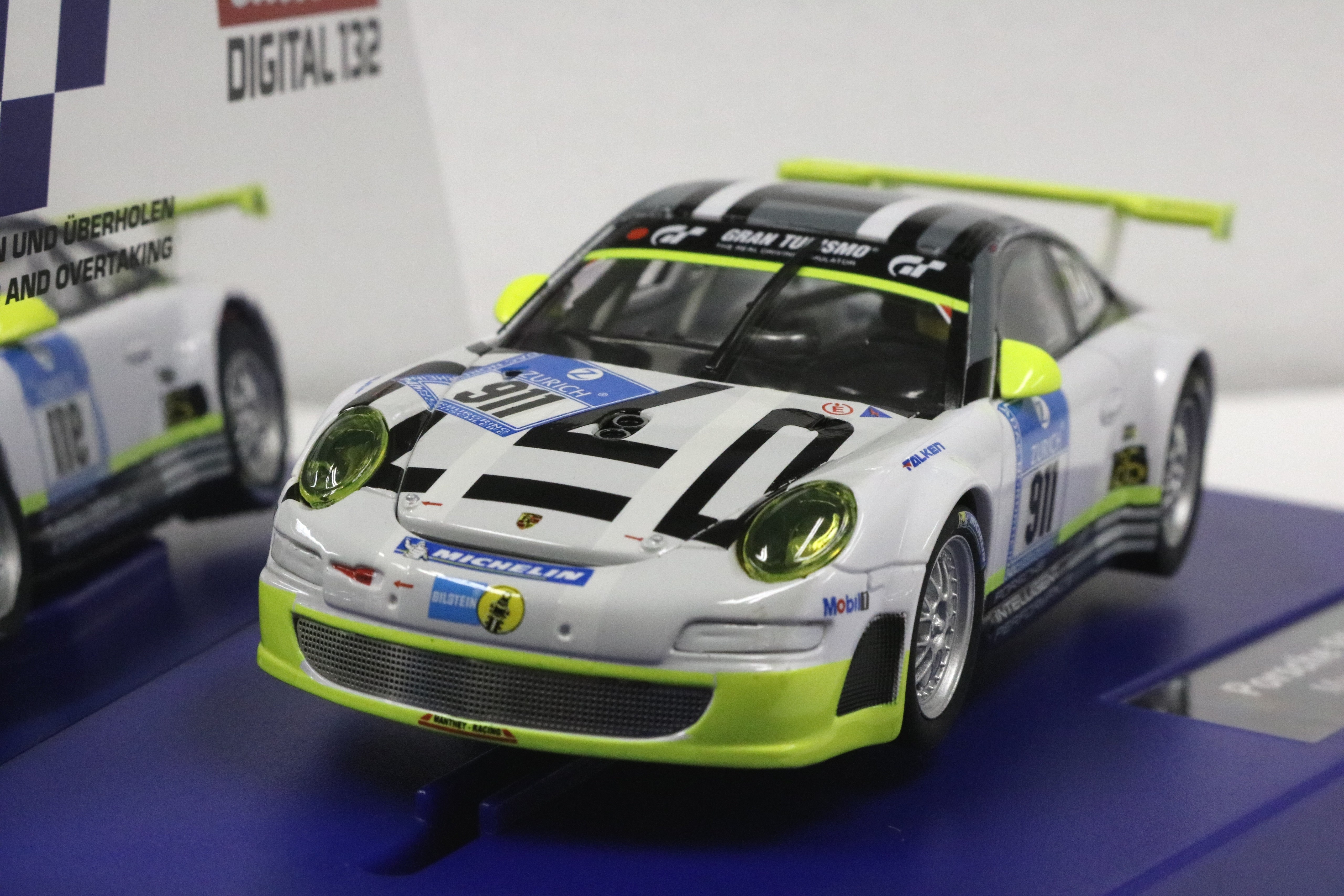 ミニカー MantheyRacing Porsche 911 GT3 RSR 2008 30780 Carrera Digital 132 Porsche 911 GT3 RSR Manthey Racing #911
