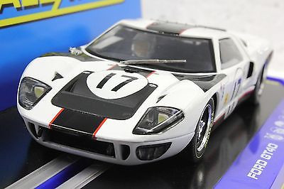C3653 Scalextric Ford GT40 Sebring 1967, #17 1/32 Slot Car *DPR