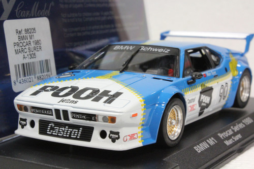 Maquette plastique de voiture BMW 2002 tii version américaine 1:24