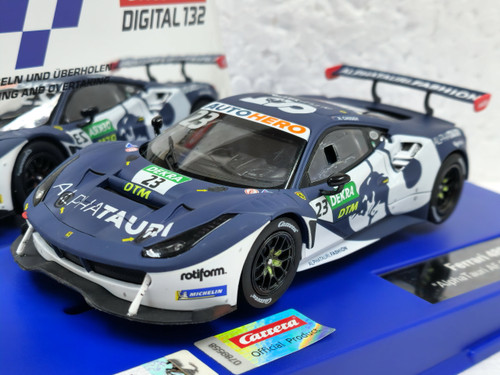 Carrera Digital 132 Ferrari 488 GT3 AlphaTauri AF Corse N°23 – Voiture Slot 1:32 Avec éclairage, échelle 1/32, Compatible Digital 132/124