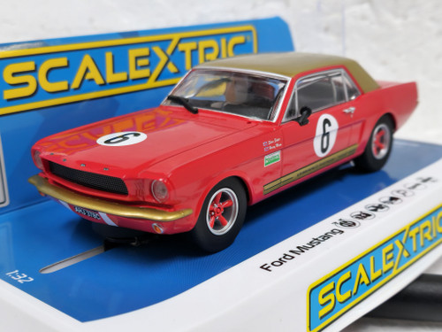 SCALextricFord MustangALCOSTNERスロットカー新品 Amazon.com: Scalextric Classic Ford Mustang Black and Gold #47 1