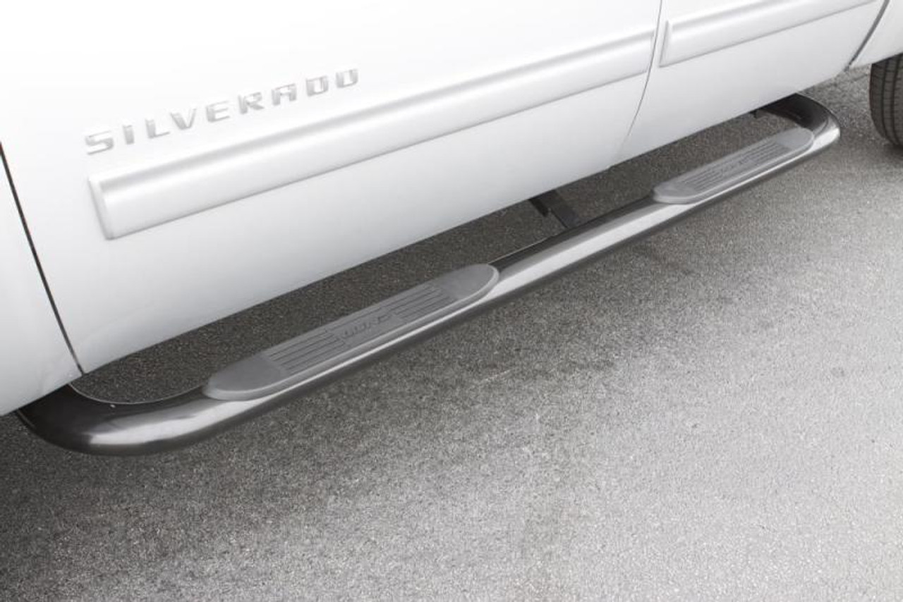 Lund 2019 Chevy Silverado 1500 Crew Cab 4in. Oval Curved Steel Nerf Bars - Black - 23488964 Photo - Mounted