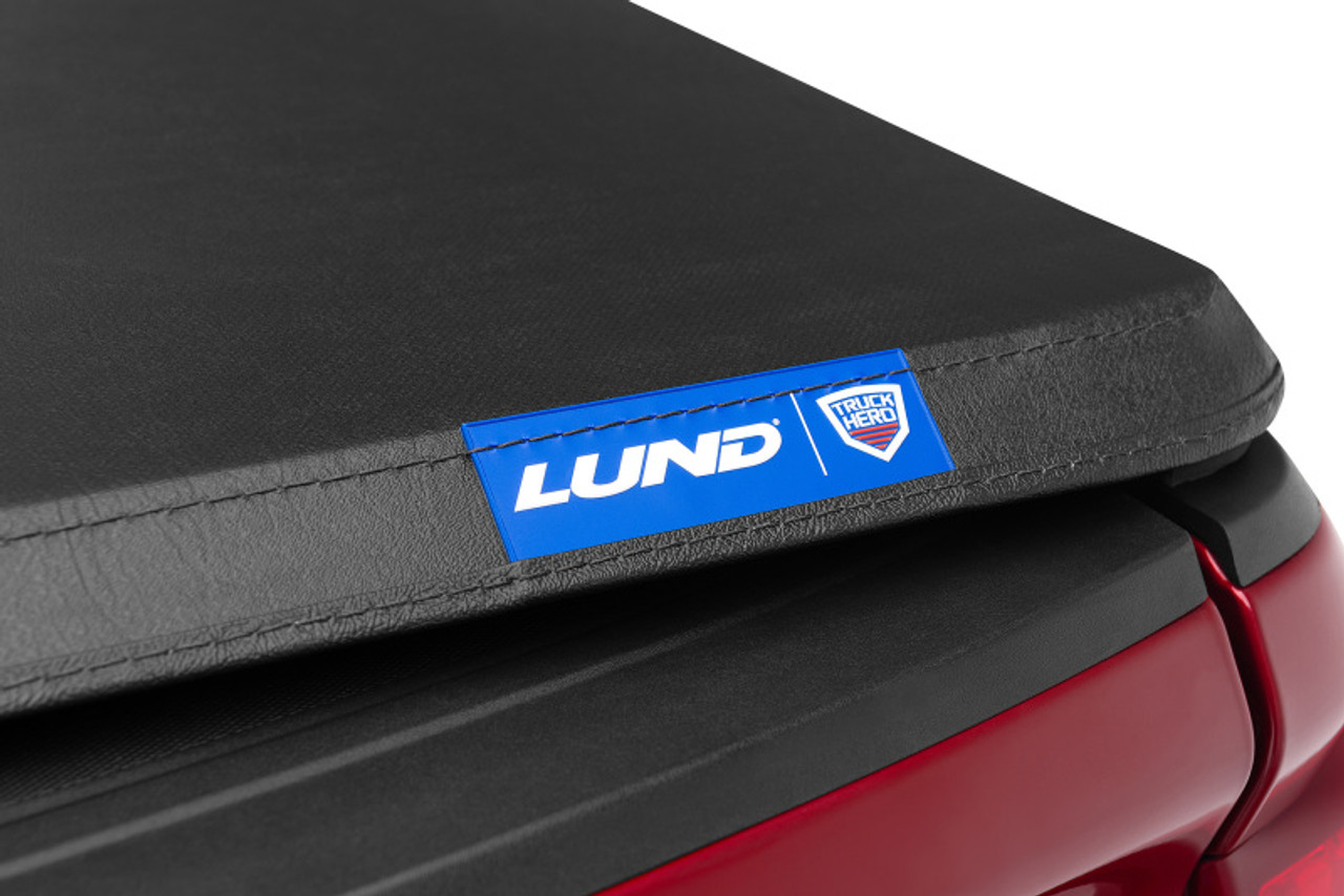 Lund 19-23 Chevrolet Silverado 1500 (5.5ft. Bed) Genesis Tri-Fold Tonneau Cover - Black - 950292 Photo - Close Up