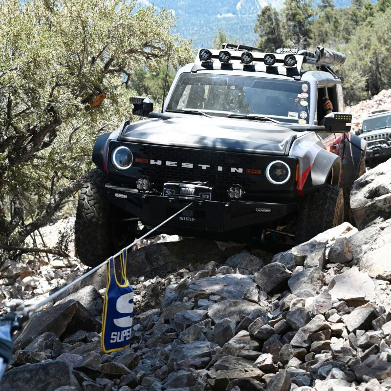 Superwinch 10000 LBS 12V DC 3/8in x 54ft Synthetic Rope Scorpion 10000SR Winch - Black Powdercoat - 1155401 Photo - lifestyle view