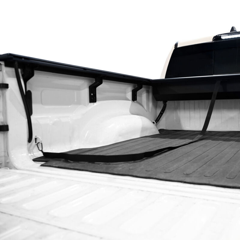 Westin 19-26 Ram 1500 (New Body)(Excl. RamBox) 5ft 7in Bed Manual Retractable Tonneau Cover - Black - 19-64705 Photo - lifestyle view