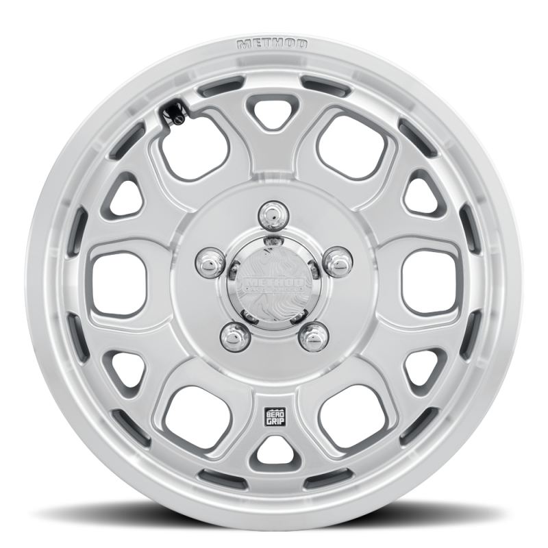 Method MR416 Bead Grip 15x7 / 5x4.5 / 55mm Offset / 68.00mm Bore - Machined Clear Coat Wheel - MR41657012361 Photo - Close Up