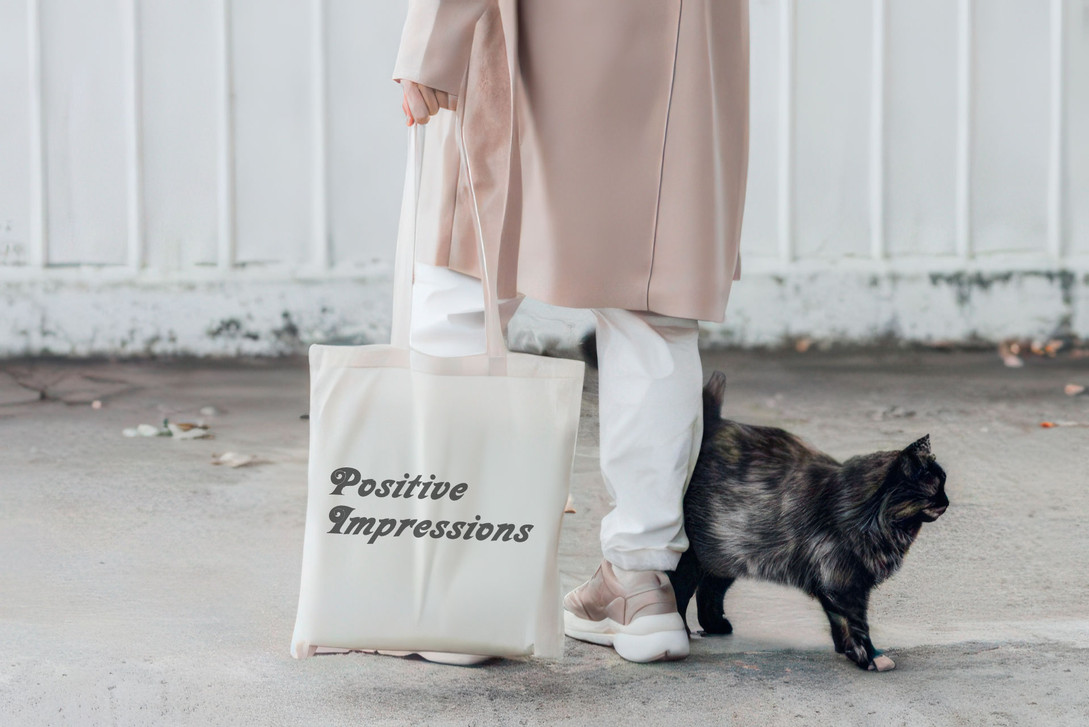Beyond Business Cards: Why Your Vet Practice Needs Personalized Fabric Tote Bags