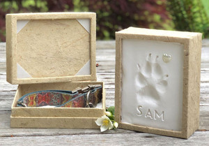 Pet Impression Memory Box with air-dry paw print impression, natural fiber keepsake box, removable lid, and built-in 4 x 6 photo frame.