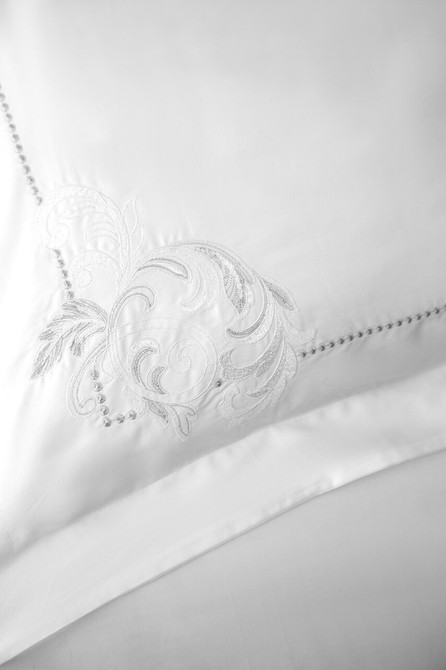Voyant Clasic - Broderie De Lumină