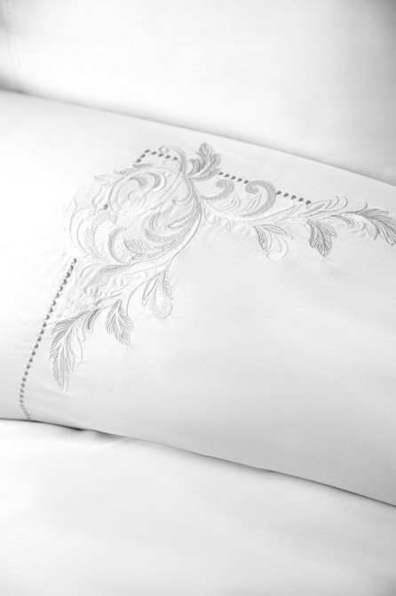 Voyant Clasic - Broderie De Lumină