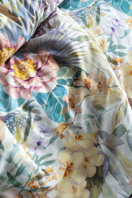 Luvia - Eleganță florală cu accente tropicale