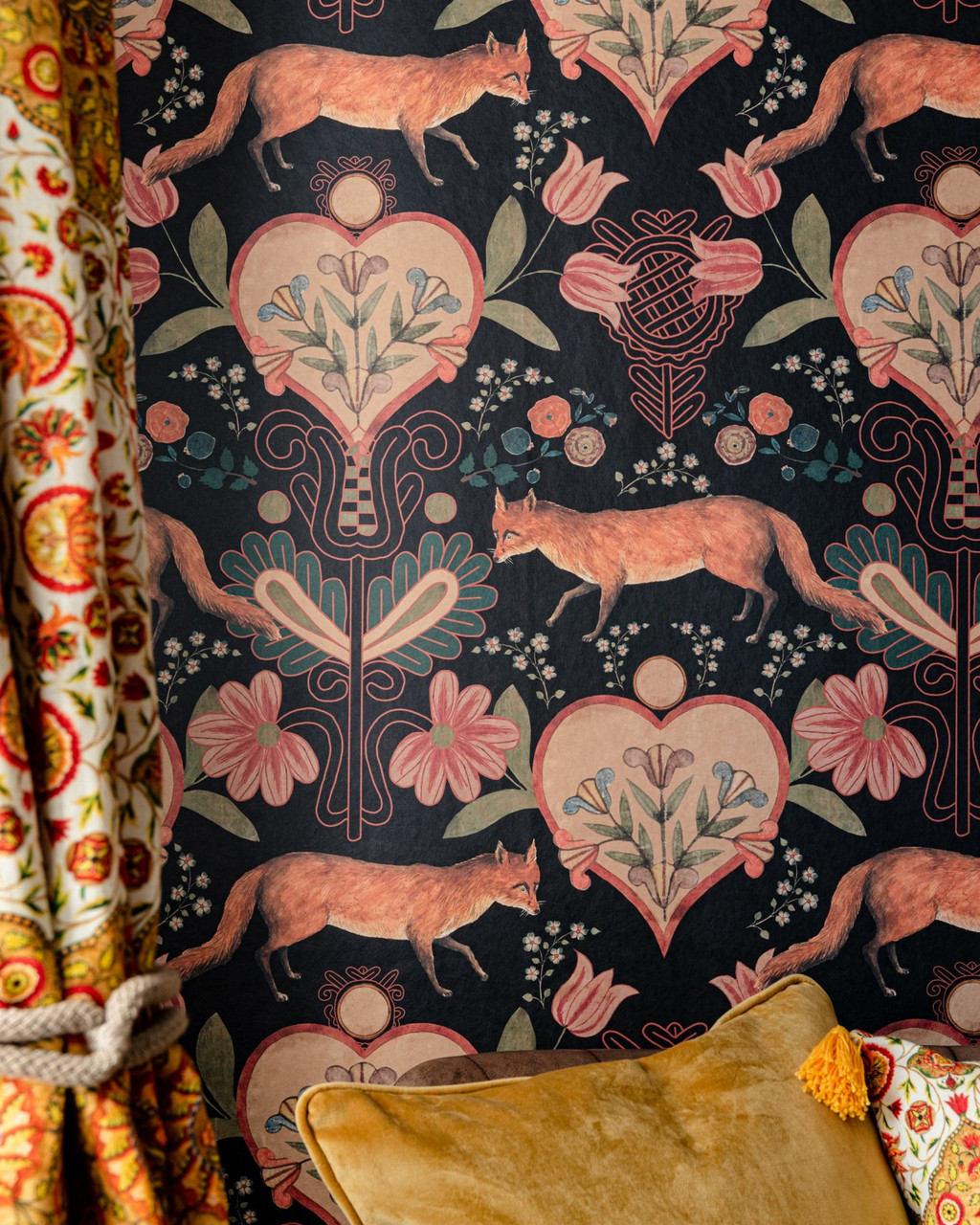 WALPA リビエラメゾン　壁紙　NO.18301 THE VIXEN Anthracite Wallpaper (WP20553) by Mind The Gap | WP20553