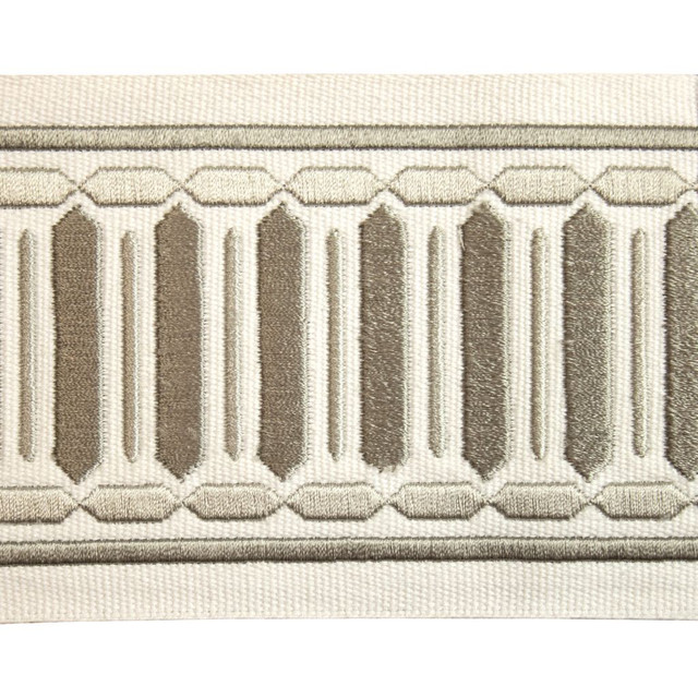 BD122 Border 4" Hazelnut by RM CoCo Trim Creative Threads III 100% Cotton Base 100% Rayon Embroidery See Sample 0 Horizontal: 4 and Vertical: 0.75 4 - Fabric Carolina -