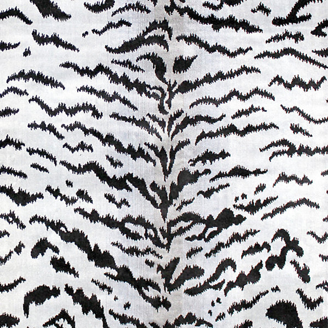 Tigre/Off-White & Black 26167MMA-006 by Scalamandre Fabric 69% VISCOSE 18% POLYESTER 13% COTTON USA LIGHT DUTY Horizontal: 30.6" and Vertical: 24.6" 48.5" - Fabric Carolina -