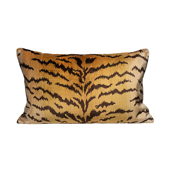 Tigre - Silk Lumbar Pillow/Ivory, Gold & Black by Scalamandre Pillow Scalamandre Pillow Tigre - Silk Lumbar Pillow/Ivory, Gold & BlackPillow 60% SILK / 27% COTTON / 13% POLYESTER USA </p><p>Repeat: H: , V: - Fabric Carolina -