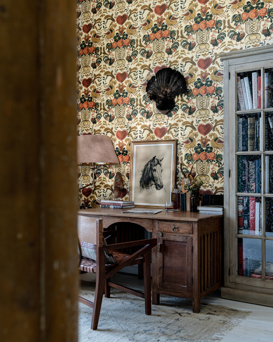 GOLDENE HENNE Anthracite Wallpaper (WP20687) by Mind The Gap | WP20687 | TYROL APRES-SKI | 3 rolls x 52x300 cm / 20.5x118.1 in | 0.52m / 20.5in | 3m / 118in | 4.65sqm / 50sq ft | 70cm / 27.5in | Anthracite, Red, Light Blue, Ochre | Non-woven Textured | Paste the wall | 3-rolls in a box | Fabric Carolina | https://www.fabriccarolina.com/
