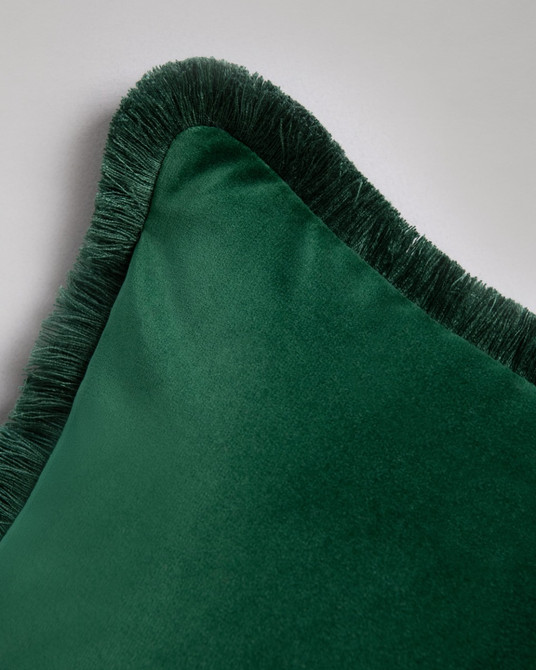 BRITISH RACING GREEN Velvet Cushion (LC40239) by Mind The Gap | LC40239 | JAZZ LIVE | 50 x 50 cm | Green | Fringes all around | Duck feather | Cotton velvet | Fabric Carolina | https://www.fabriccarolina.com/