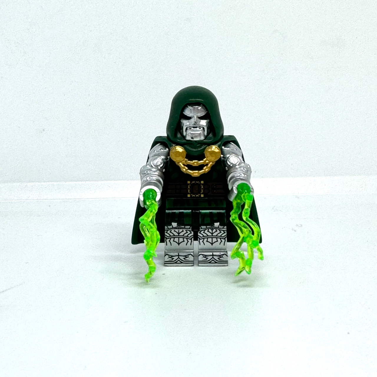 Fantastic 4 Minifigures Dr Doom and Silver Surfer Set