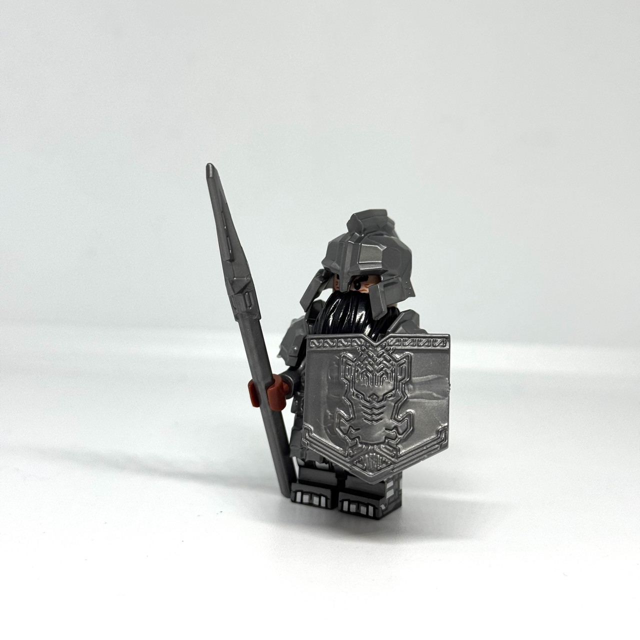 Armored Dwarf Soldier Minifigure with War Hammer Lord of the Rings