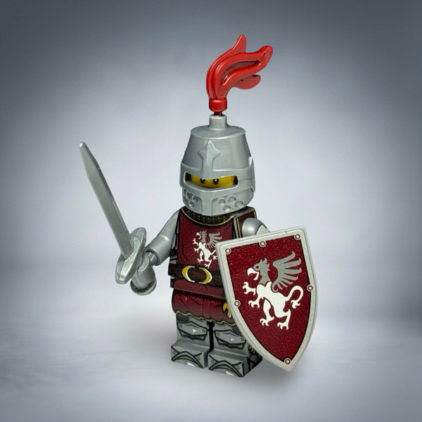 Griffin Knight Castle Warior Minifigure with Sword Shield