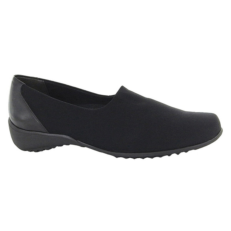 munro slip on shoes