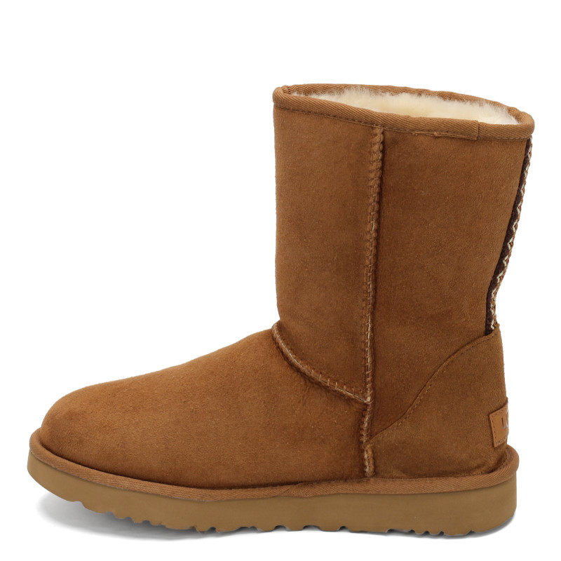 tan short uggs