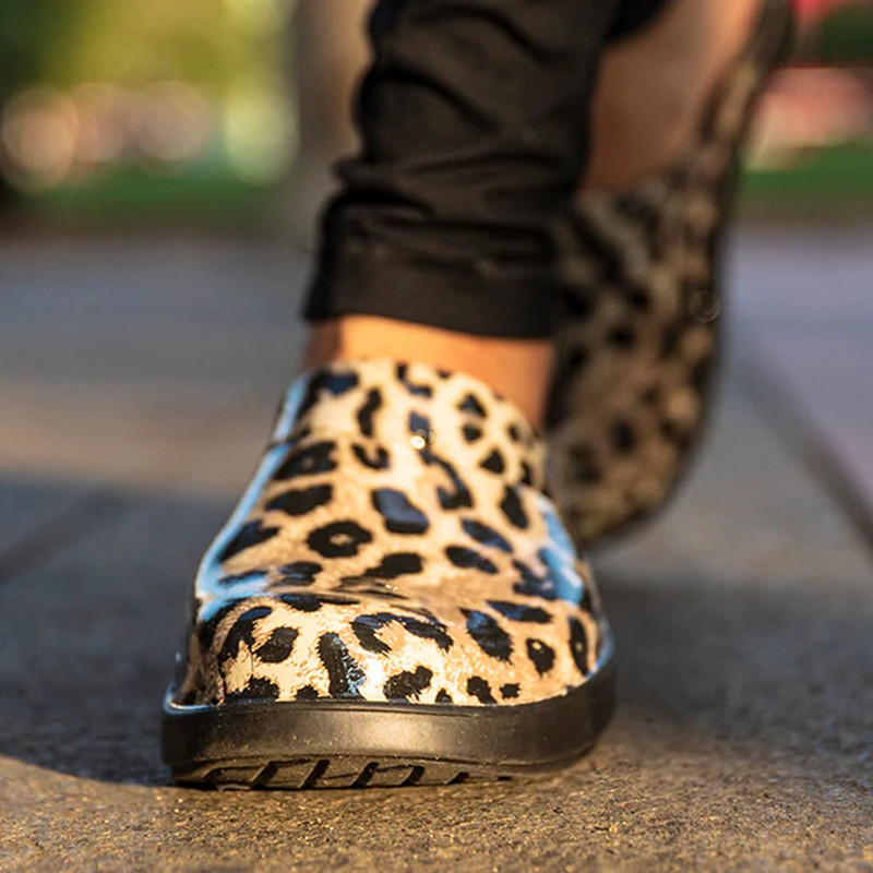 OOFOS Cheetah/Leopard Print Limited Edition OOlala Sandals