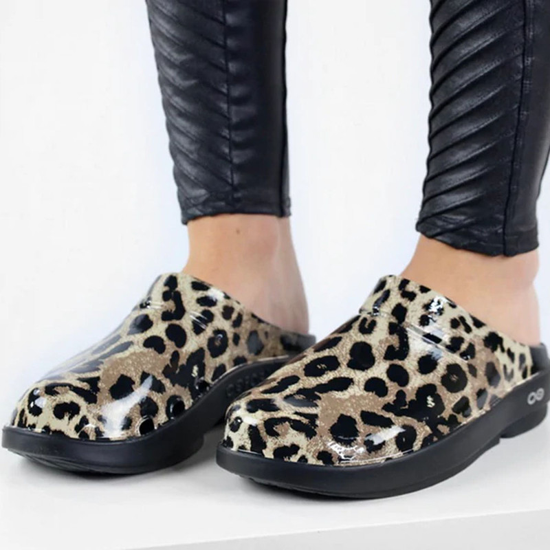 Oofos 1203 Women's OOCLOOG LIMITED EDITION CHEETAH Clogs