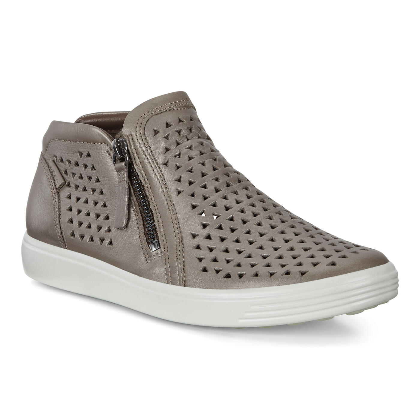 ecco soft 7 mid top sneaker