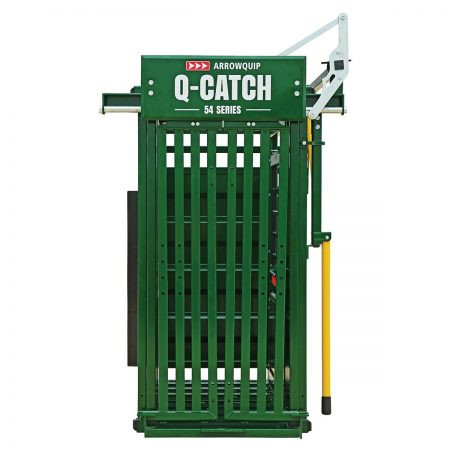 The Q-Catch 54 Series is Arrowquip's answer to the needs of small cattle producers and ranchers. Offering all of the features that cow-calf operations need such as branding access, injection access, emergency exit, and more, the Q-Catch 54 Series provides a safe and effective space to complete all of your processing tasks.
