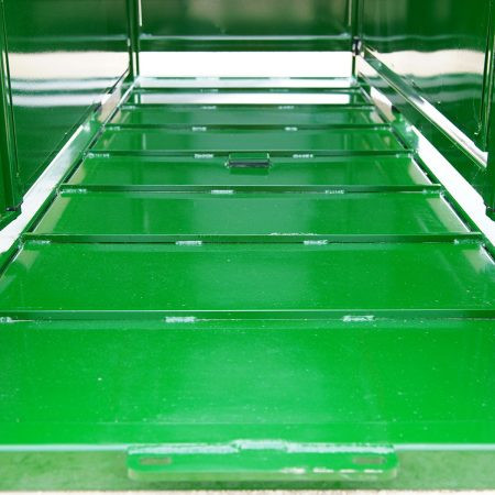 Featuring a formed steel floor with 1/2" treads for excellent traction as cattle walk through the chute, the 54 Series provides a significant upgrade from the checker plate steel often seen in cattle chutes. Sternum bar mount included standard for quick and easy installation.
