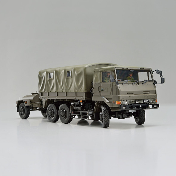 Aoshima 1/35 Scale 3 1/2t Truck (SKW-476) with Field Kitchen & Water Tank Trailer Model Kit