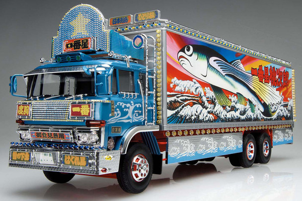 Aoshima 1/32 Scale Truck Yaro Ichibanboshi Neppu 5000km Ver. Model Kit